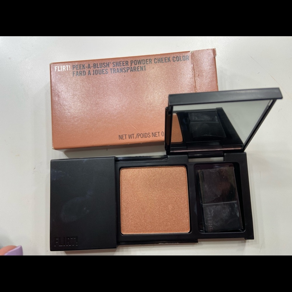 Flirt Peek-A-Blush
